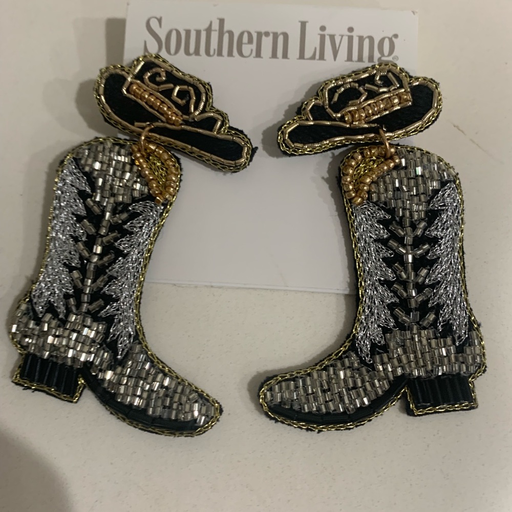 Southern Living Cowboy Earrings - Picture 1 of 3